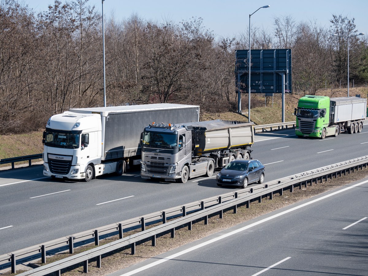 Nowe zakazy wyprzedzania obowiązujące od 1.07.2023 roku na terenie&nbsp;Polski